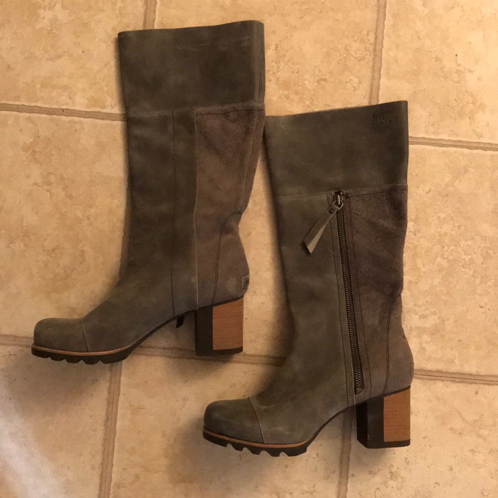 Sorel Gray leather boots Size 9